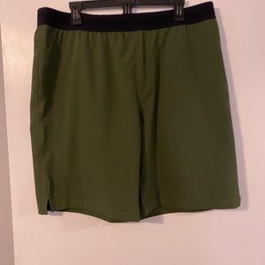 Fabletics Fundamental Short Army Green 9 inch inseam no liner